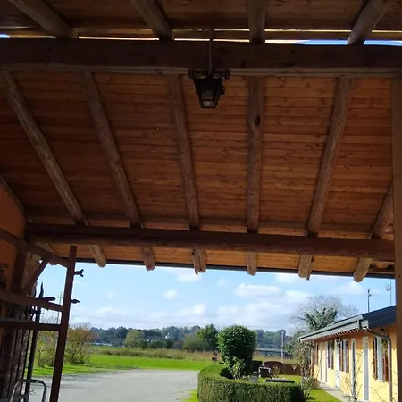 בית חווה Cascina Aguzza *
