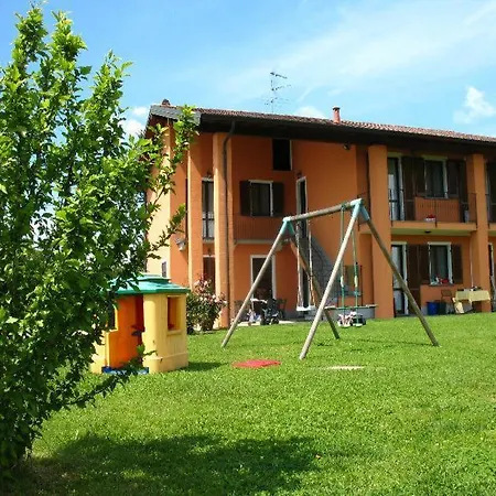 בית חווה Cascina Aguzza