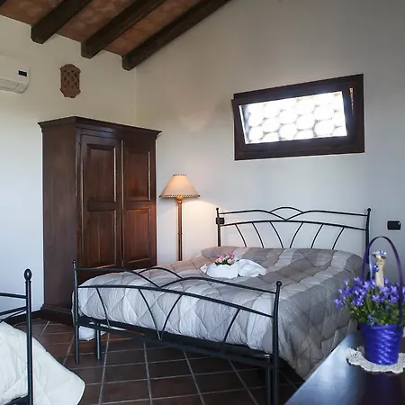 Agriturismo Cascina Aguzza Farm stay Oleggio