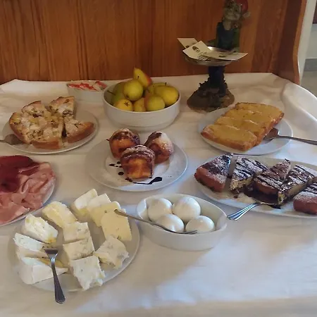 Agriturismo Cascina Aguzza Farm stay
