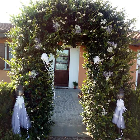 Farm stay Agriturismo Cascina Aguzza *