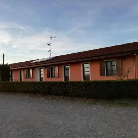 בית חווה Cascina Aguzza *